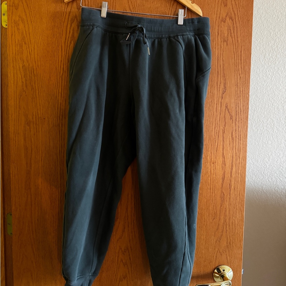 lululemon scuba joggers olive green